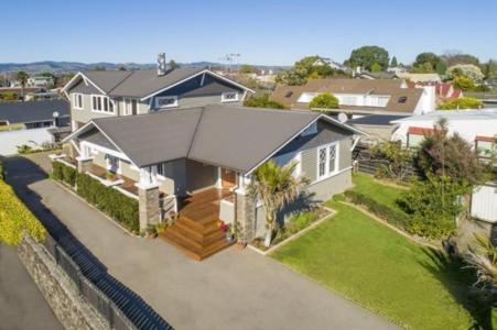 Delightful On Devonport Hotel Tauranga Exterior photo